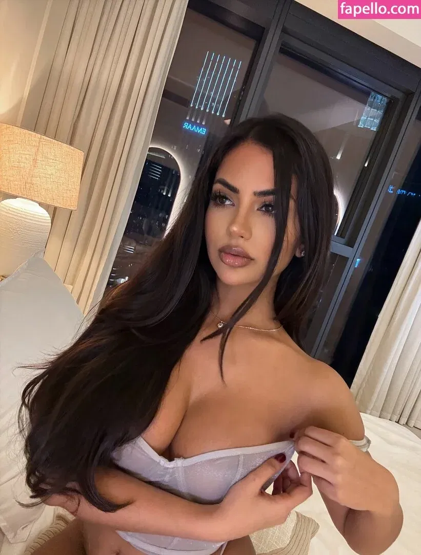 Aneeqa Farid Onlyfans Photo Gallery 