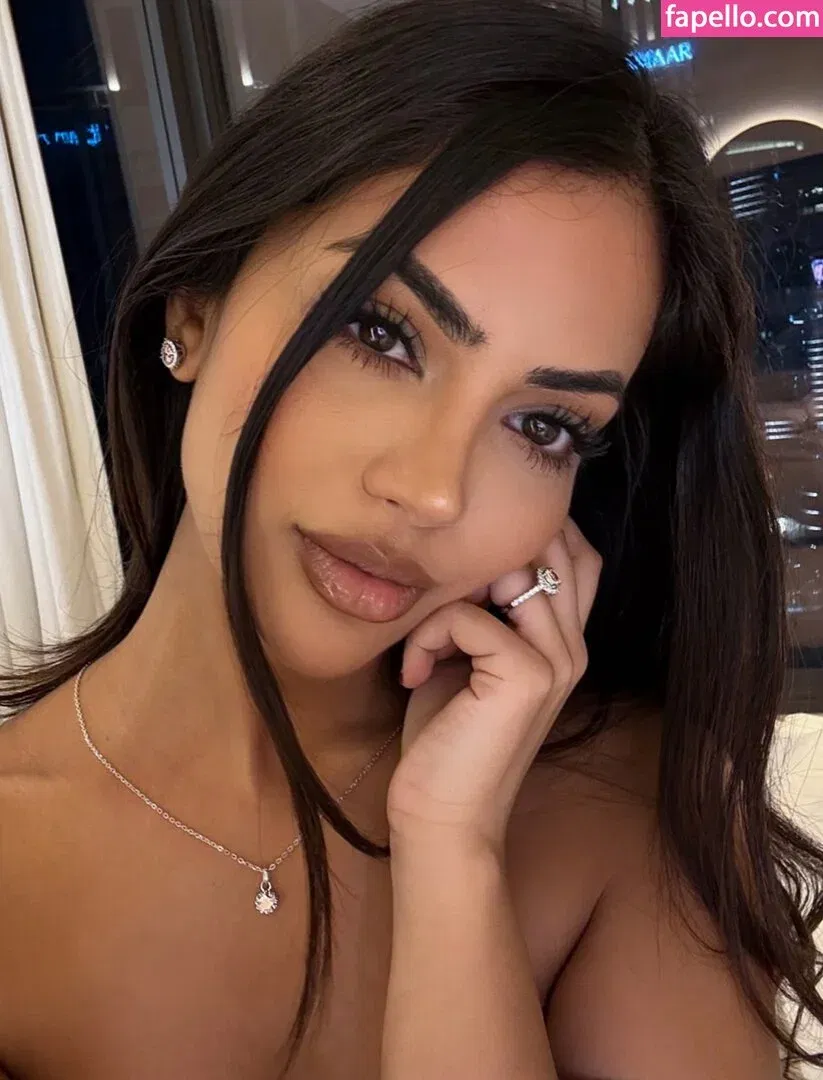 Aneeqa Farid Onlyfans Photo Gallery 