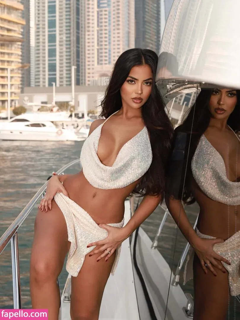 Aneeqa Farid Onlyfans Photo Gallery 