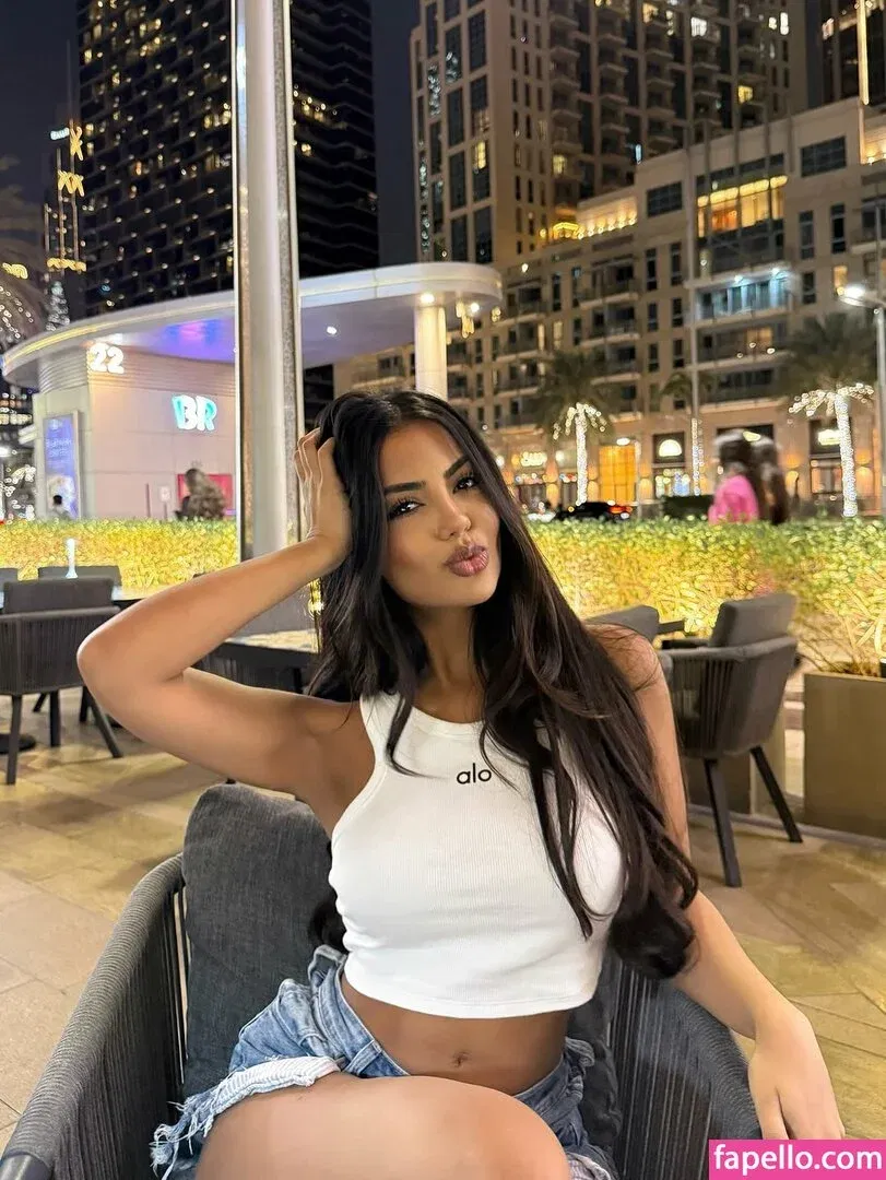 Aneeqa Farid Onlyfans Photo Gallery 