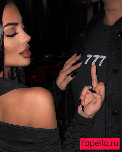 Aneeqa Farid Onlyfans Photo Gallery 