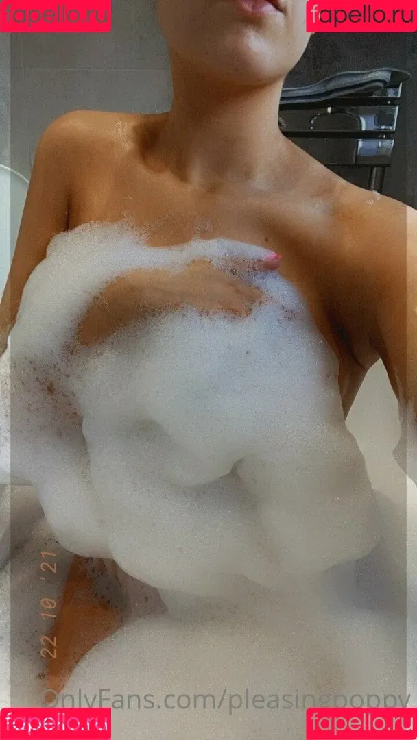 Pleasing.Poppy Onlyfans Photo Gallery 