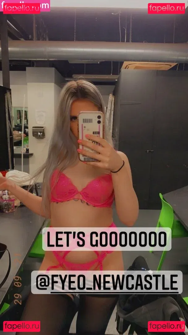 Pleasing.Poppy Onlyfans Photo Gallery 