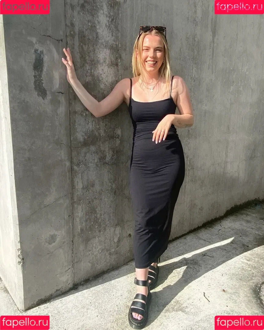 holliesworldd Onlyfans Photo Gallery 
