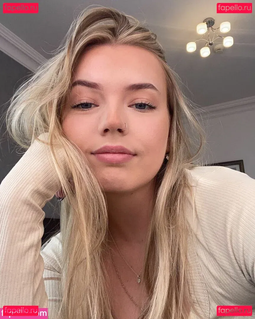 holliesworldd Onlyfans Photo Gallery 