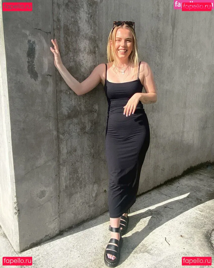 holliesworldd Onlyfans Photo Gallery 