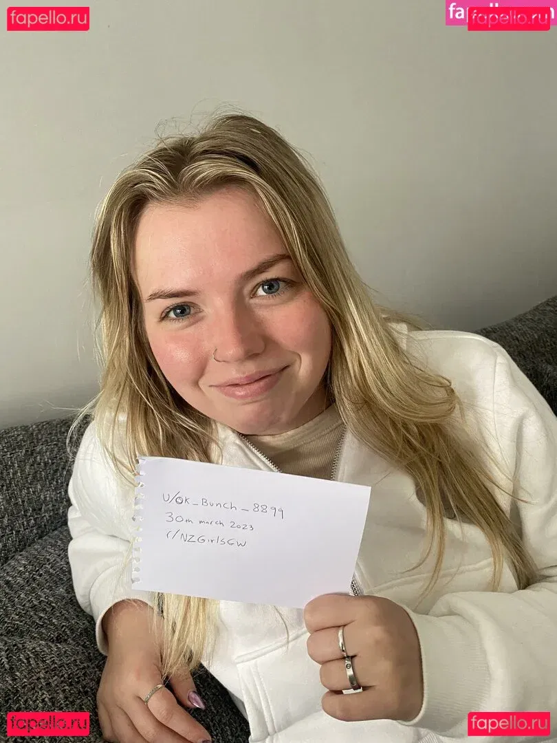 holliesworldd Onlyfans Photo Gallery 