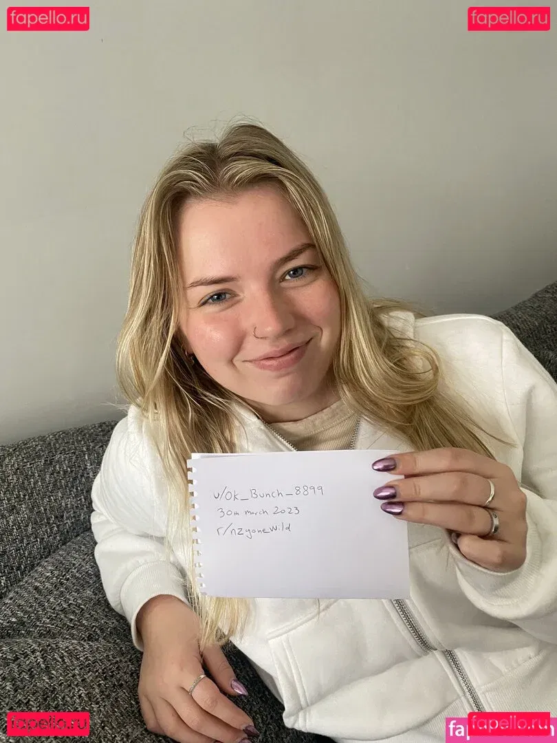 holliesworldd Onlyfans Photo Gallery 