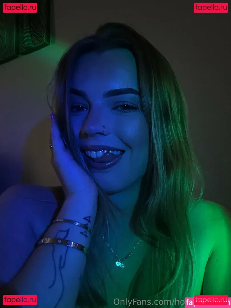 holliesworldd Onlyfans Photo Gallery 