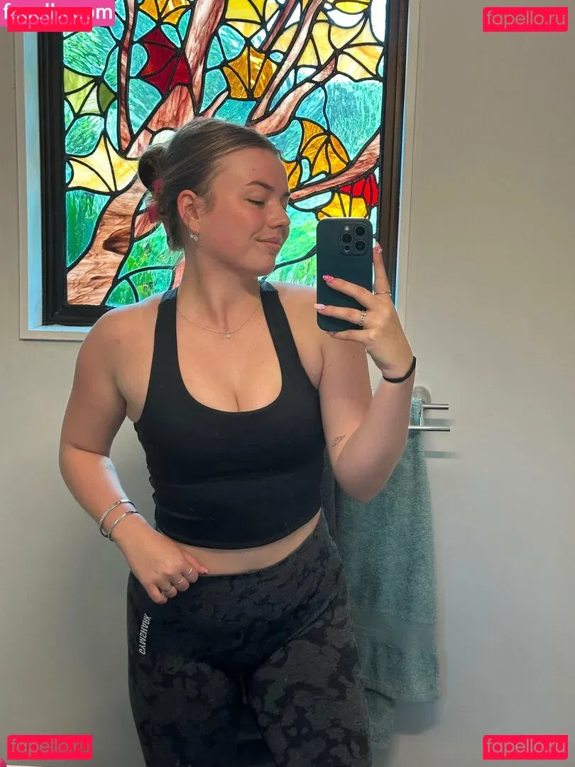 holliesworldd Onlyfans Photo Gallery 