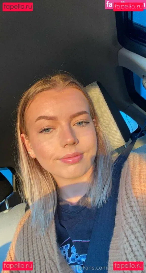 holliesworldd Onlyfans Photo Gallery 