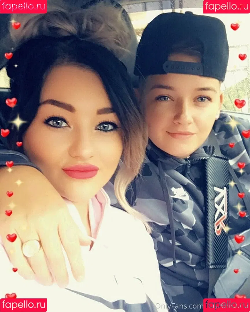 reallesbiansx Onlyfans Photo Gallery 
