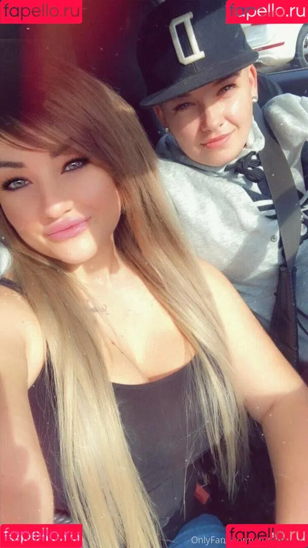 reallesbiansx Onlyfans Photo Gallery 