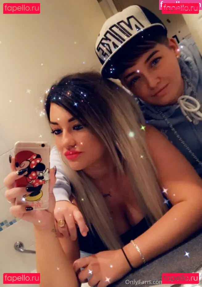 reallesbiansx Onlyfans Photo Gallery 