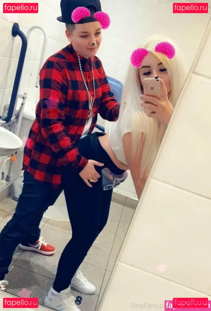 reallesbiansx Onlyfans Photo Gallery 