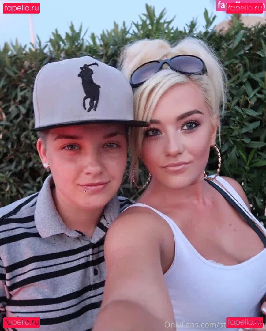 reallesbiansx Onlyfans Photo Gallery 