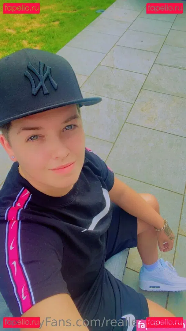 reallesbiansx Onlyfans Photo Gallery 