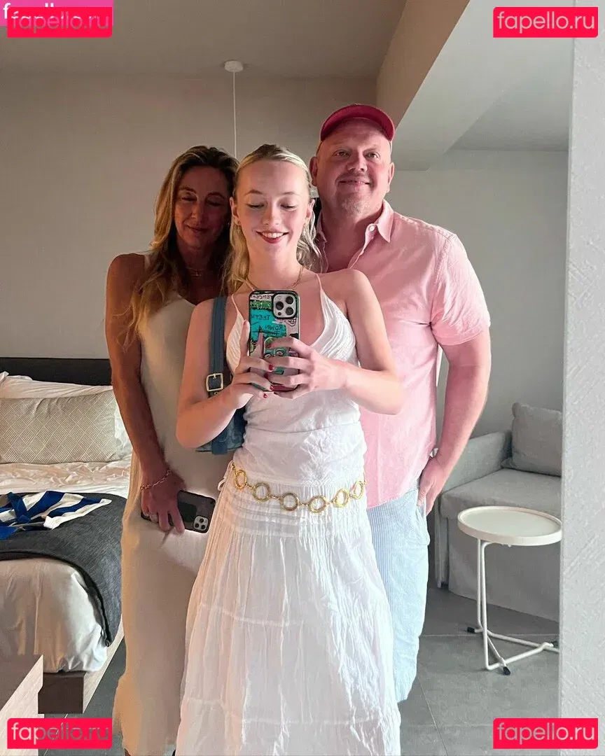 lilli.clark Onlyfans Photo Gallery 