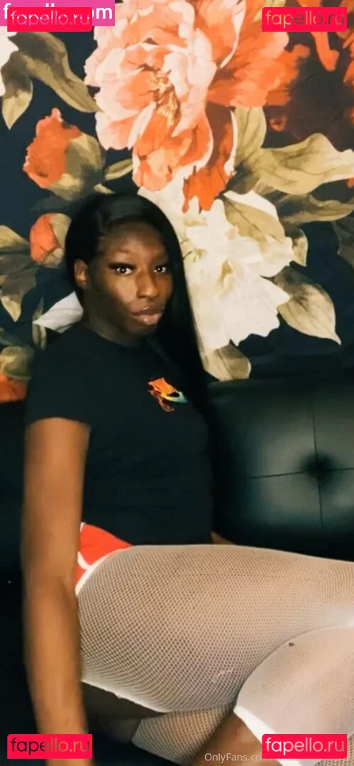 amazonbaycardi Onlyfans Photo Gallery 