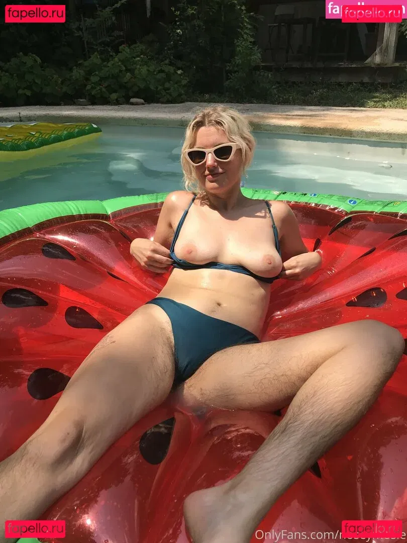 Noseymosie Onlyfans Photo Gallery 