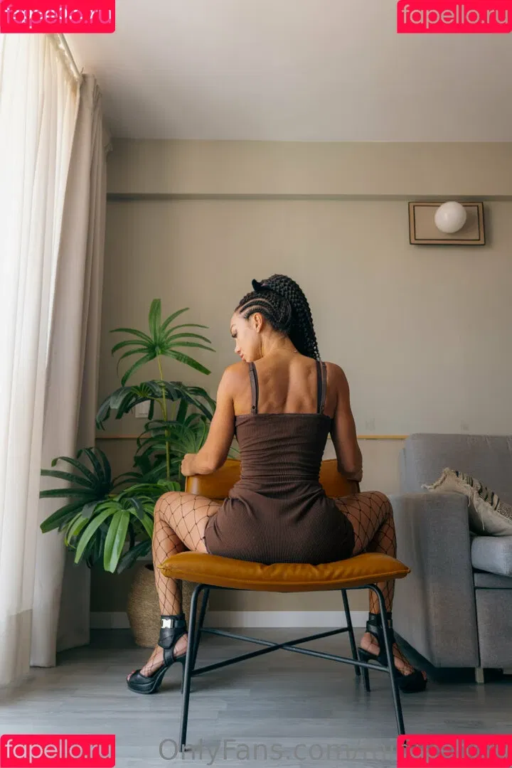 Midjushow Onlyfans Photo Gallery 