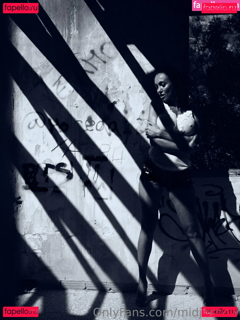 Midjushow Onlyfans Photo Gallery 