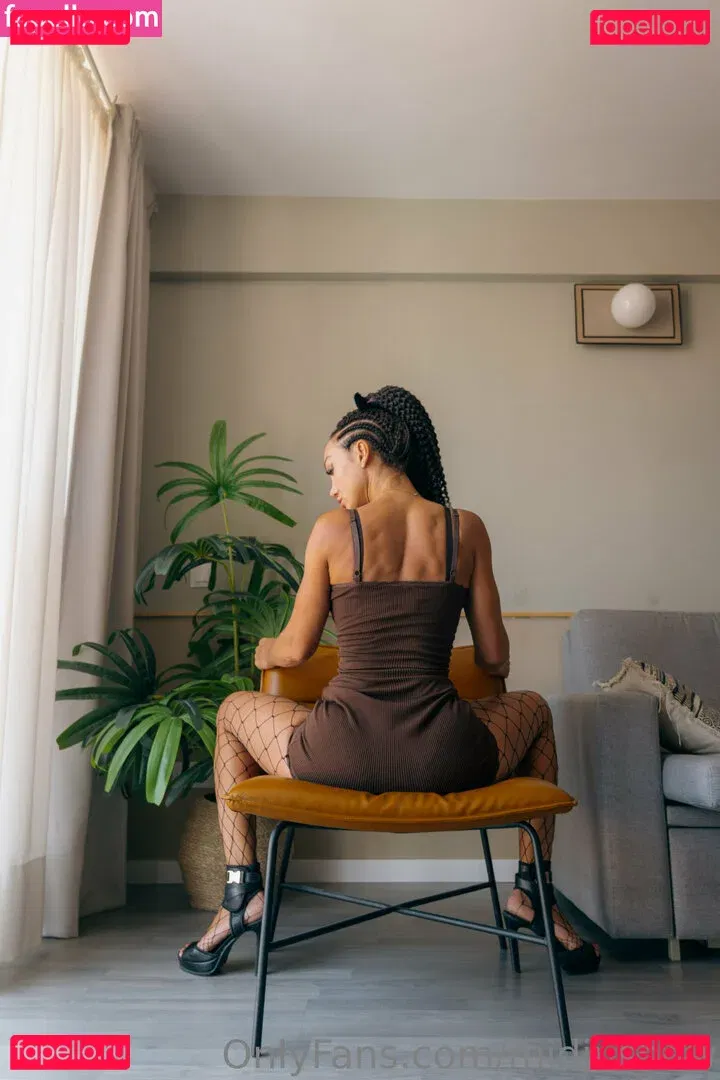 Midjushow Onlyfans Photo Gallery 