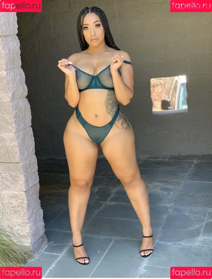 Robyn Banks Onlyfans Photo Gallery 