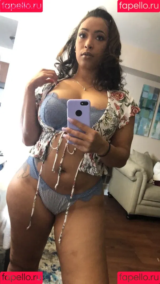 Robyn Banks Onlyfans Photo Gallery 