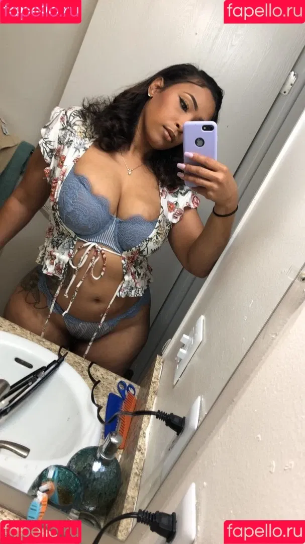 Robyn Banks Onlyfans Photo Gallery 
