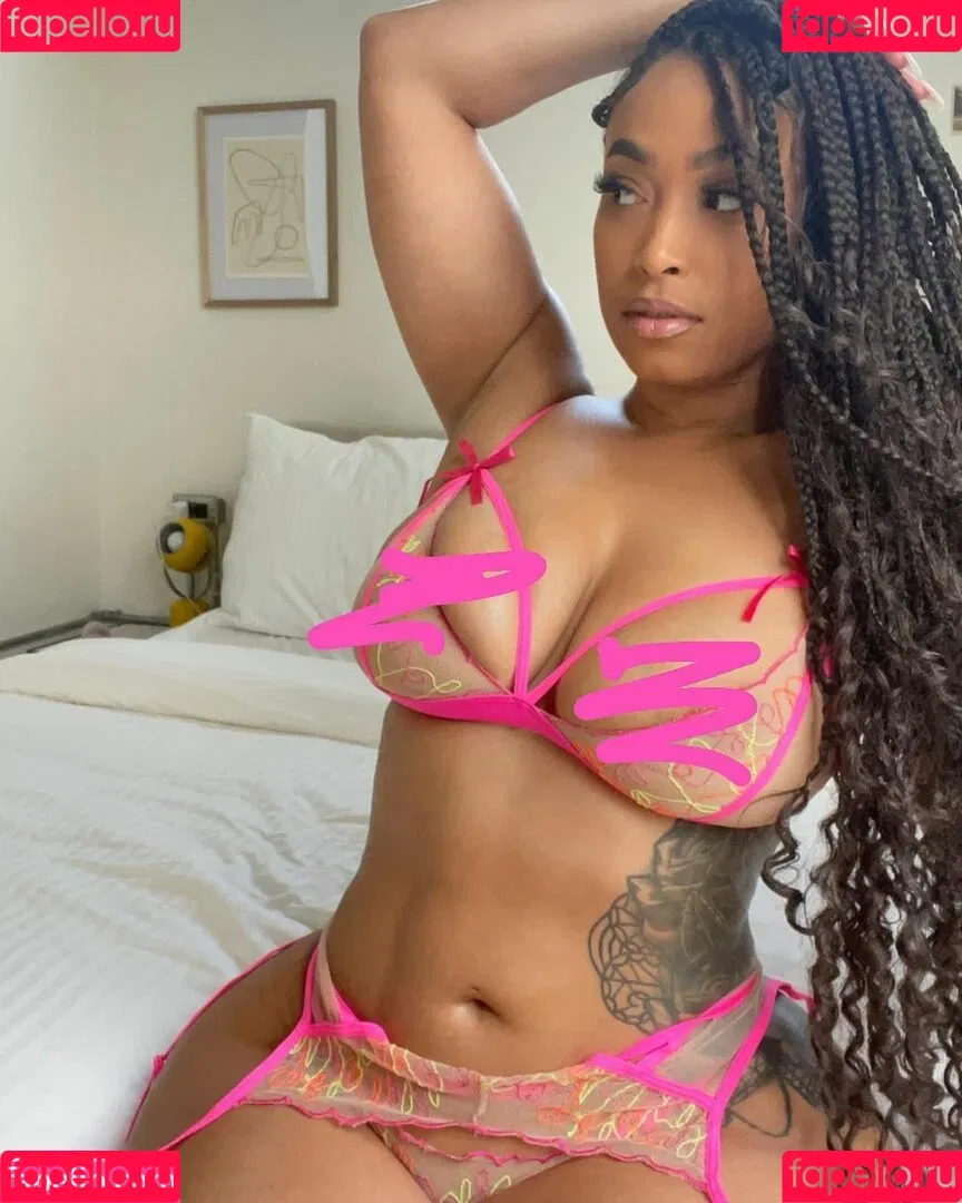 Robyn Banks Onlyfans Photo Gallery 