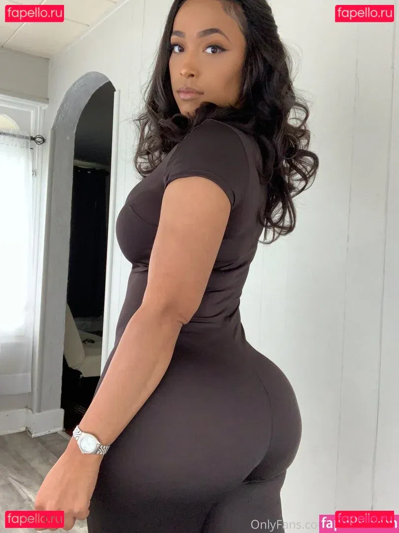 Robyn Banks Onlyfans Photo Gallery 