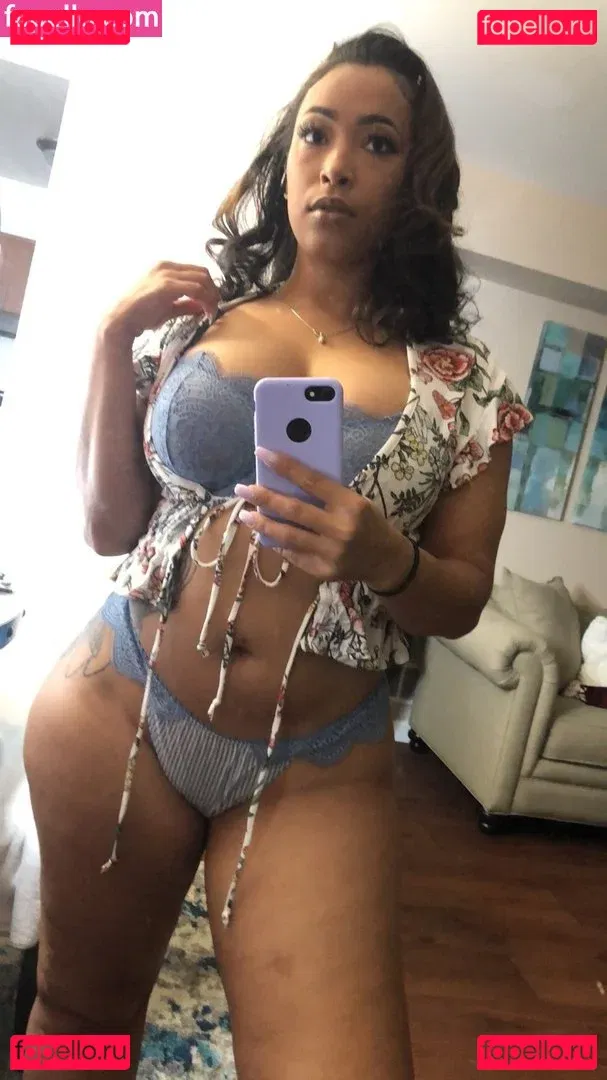 Robyn Banks Onlyfans Photo Gallery 