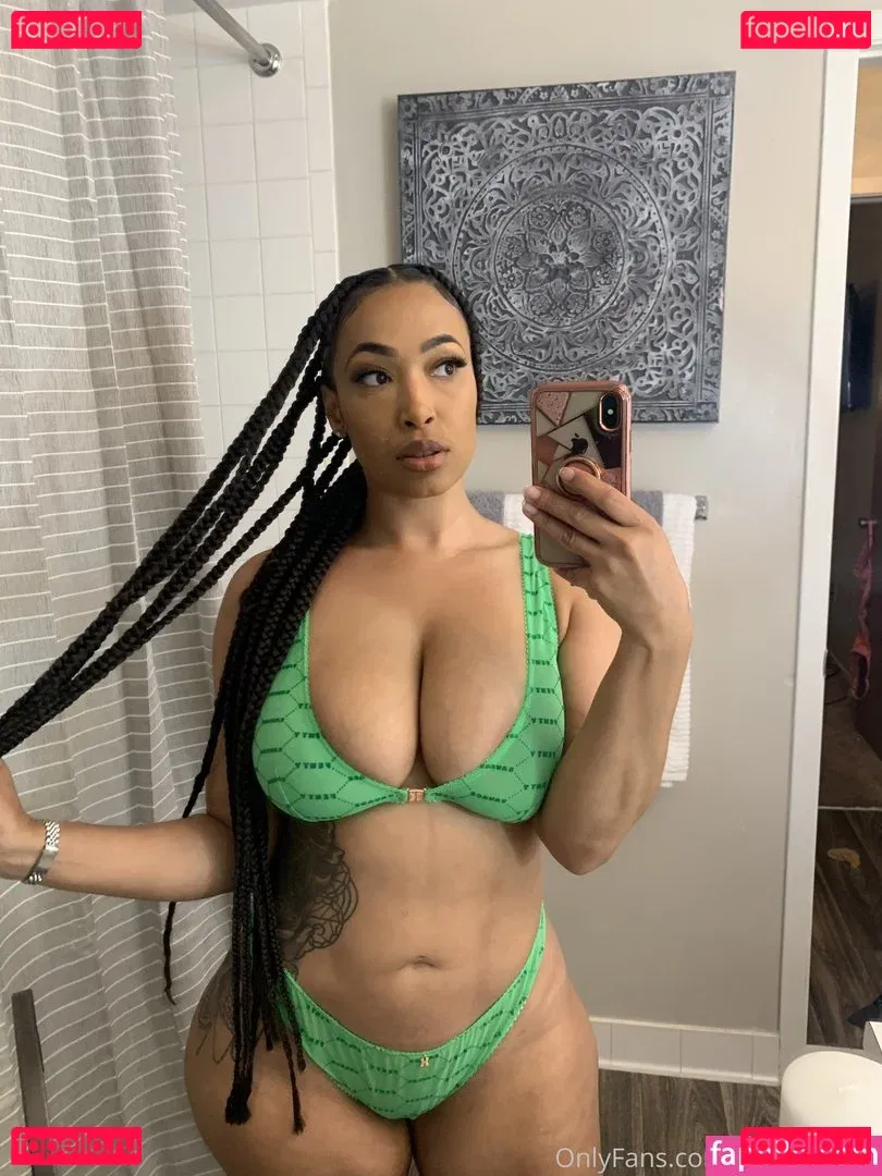 Robyn Banks Onlyfans Photo Gallery 