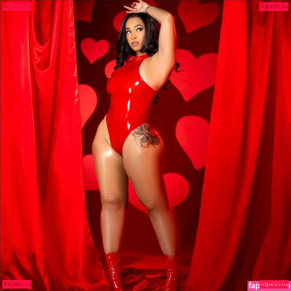 Robyn Banks Onlyfans Photo Gallery 