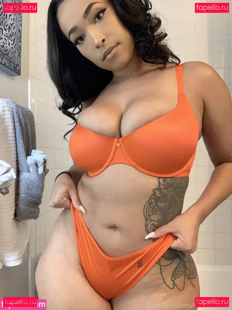 Robyn Banks Onlyfans Photo Gallery 