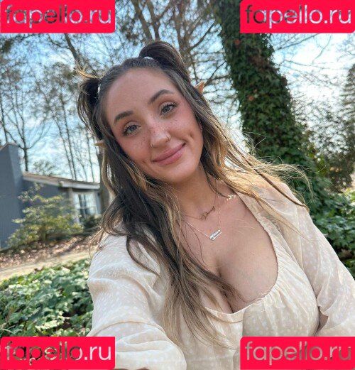 starisstarving Onlyfans Photo Gallery 