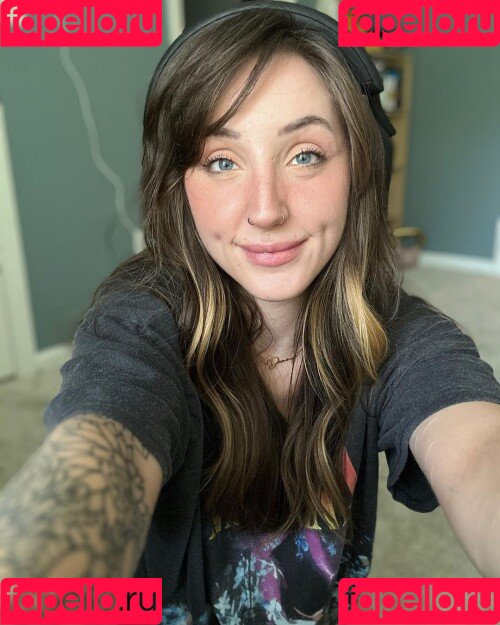 starisstarving Onlyfans Photo Gallery 