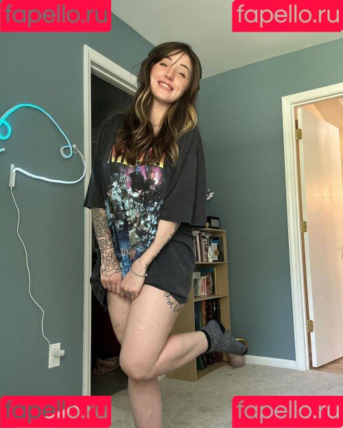 starisstarving Onlyfans Photo Gallery 