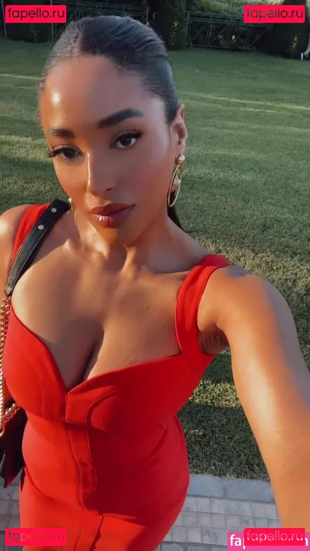 Shirin Olivia Onlyfans Photo Gallery 