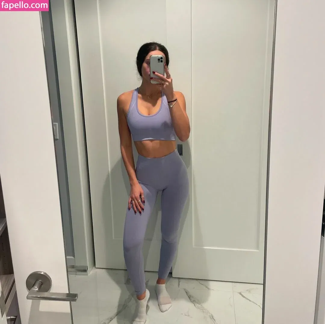 Kira Petilli Onlyfans Photo Gallery 