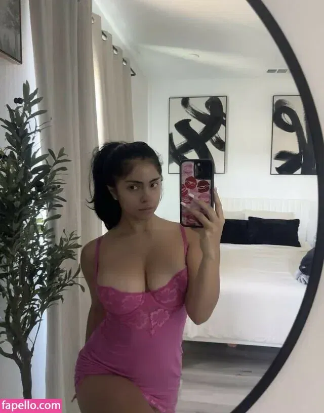 Evelyn Ortiz Onlyfans Photo Gallery 