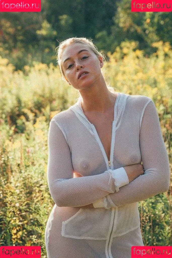 Iskra Lawrence Onlyfans Photo Gallery 