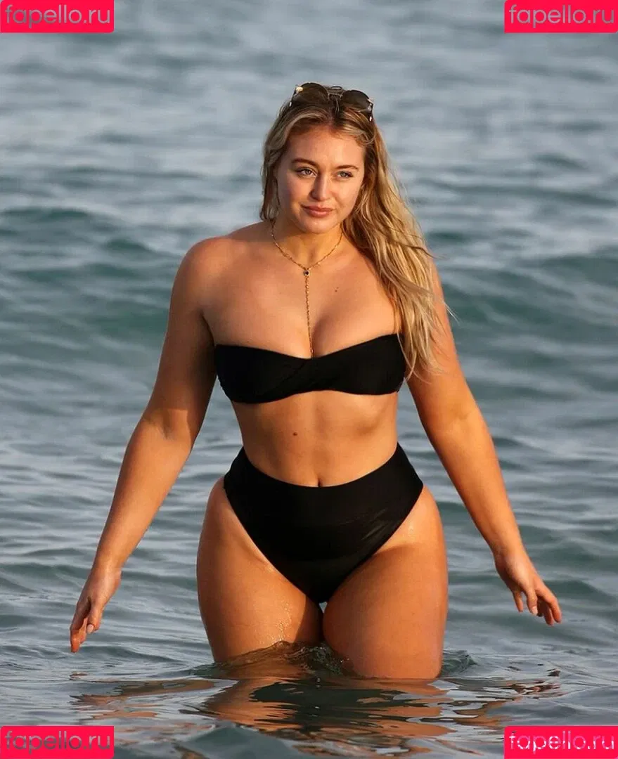 Iskra Lawrence Onlyfans Photo Gallery 