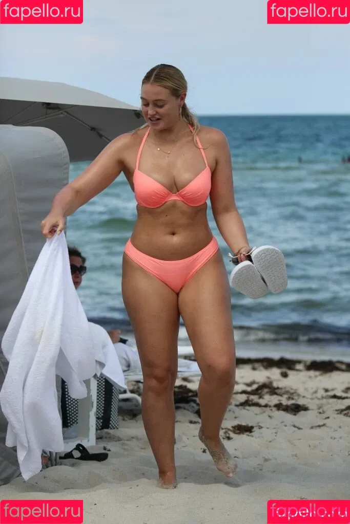 Iskra Lawrence Onlyfans Photo Gallery 