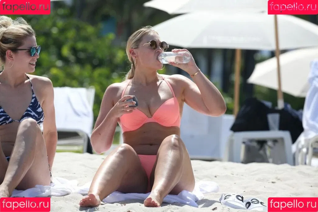 Iskra Lawrence Onlyfans Photo Gallery 