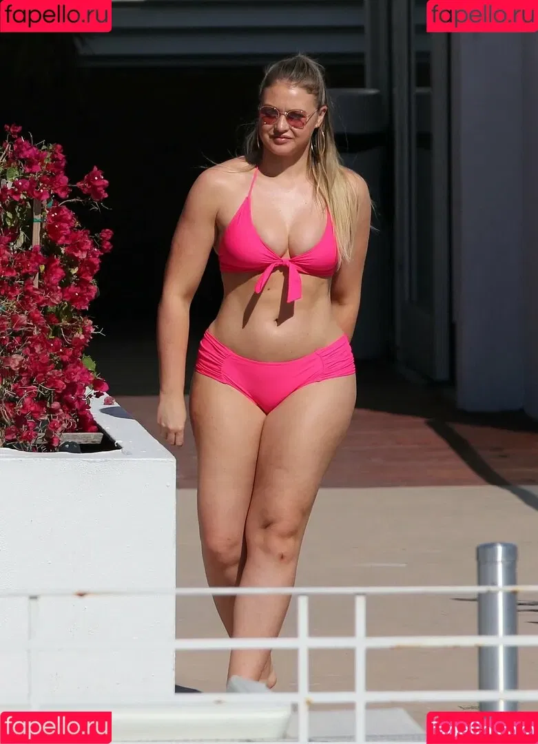 Iskra Lawrence Onlyfans Photo Gallery 