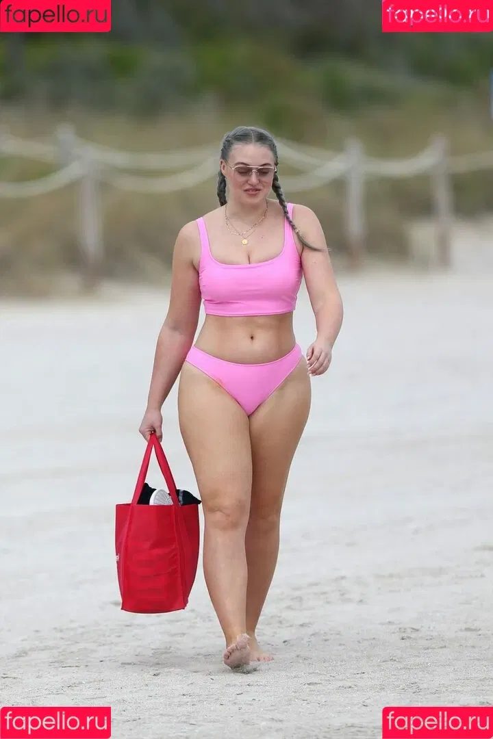 Iskra Lawrence Onlyfans Photo Gallery 
