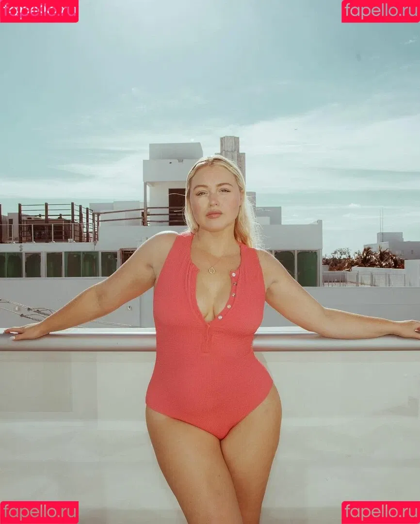 Iskra Lawrence Onlyfans Photo Gallery 