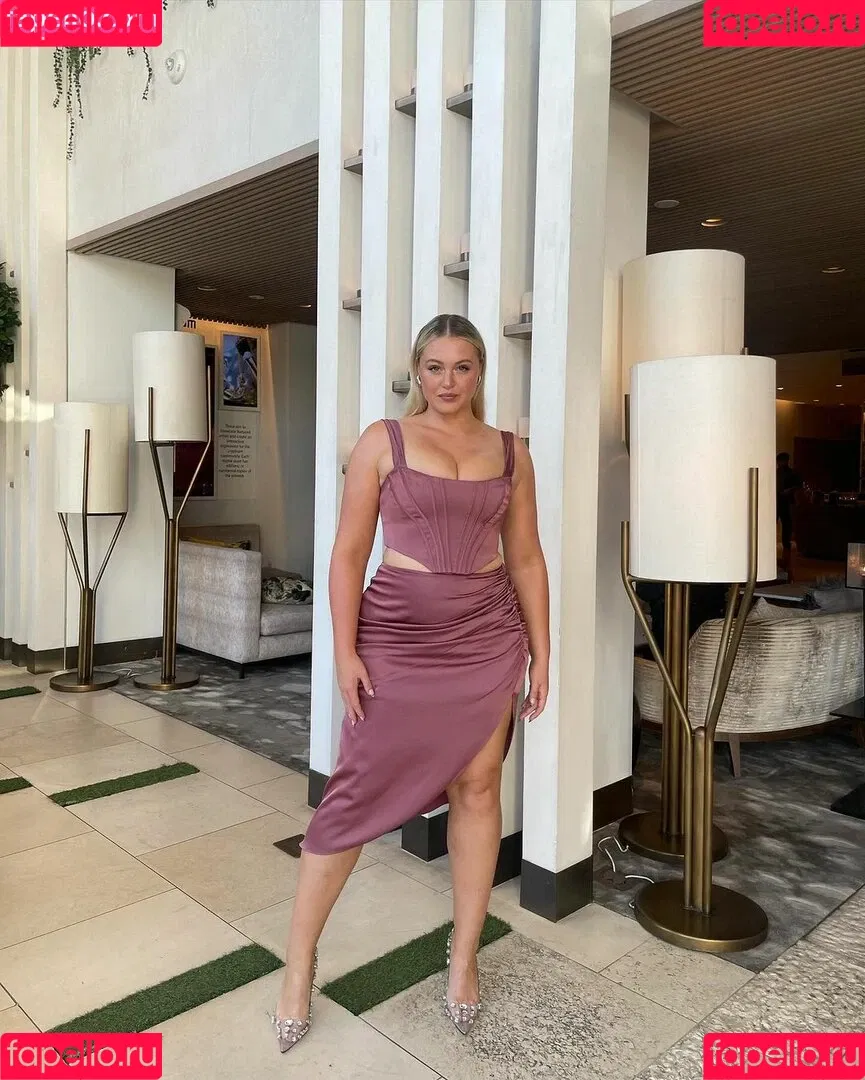 Iskra Lawrence Onlyfans Photo Gallery 
